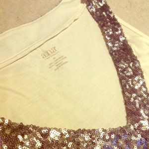 Cute and classy top to pair w/ skinny jean & heel